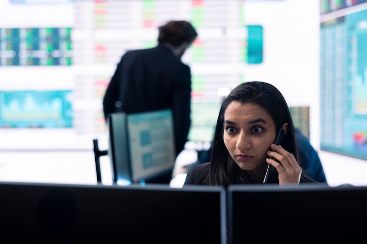 Cyber Crime Helpline Number Guide to Stop Online Fraud Fast Cyber Crime Helpline Number Guide to Stop Online Fraud Fast