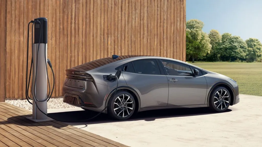 Hybrid Car Innovations: Driving the Future of Mobility Hybrid Car Innovations: Driving the Future of Mobility
